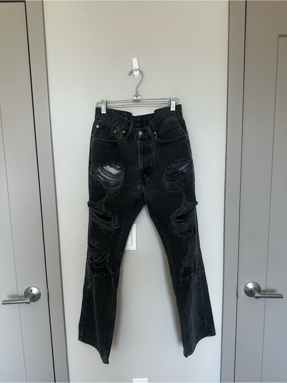 Levi's Black Women's Distressed Jeans